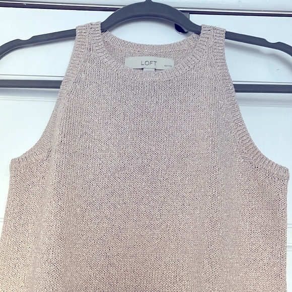 Pink cream shimmery top in XS - Picture 3 of 3